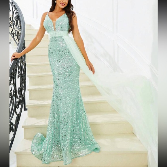 Luxe mesh glittery spaghetti straps party formal dress - Picture 2 of 9